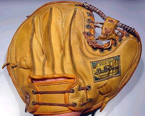 Stall & Dean Zipper Mitt Back